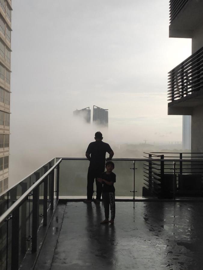D Bunga مسلم Homestay Pool View Legoland Nusajaya 努沙再也 外观 照片