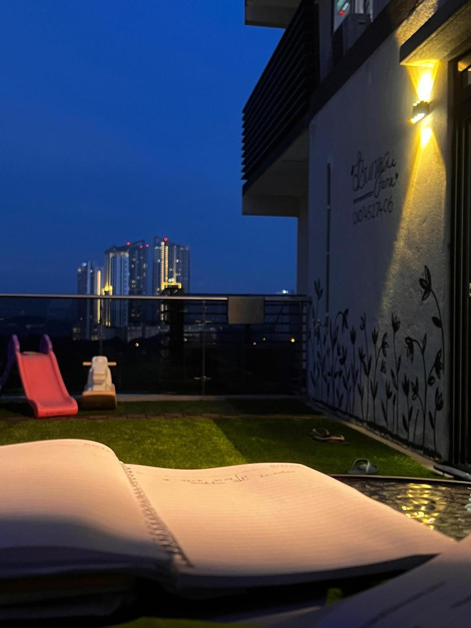 D Bunga مسلم Homestay Pool View Legoland Nusajaya 努沙再也 外观 照片