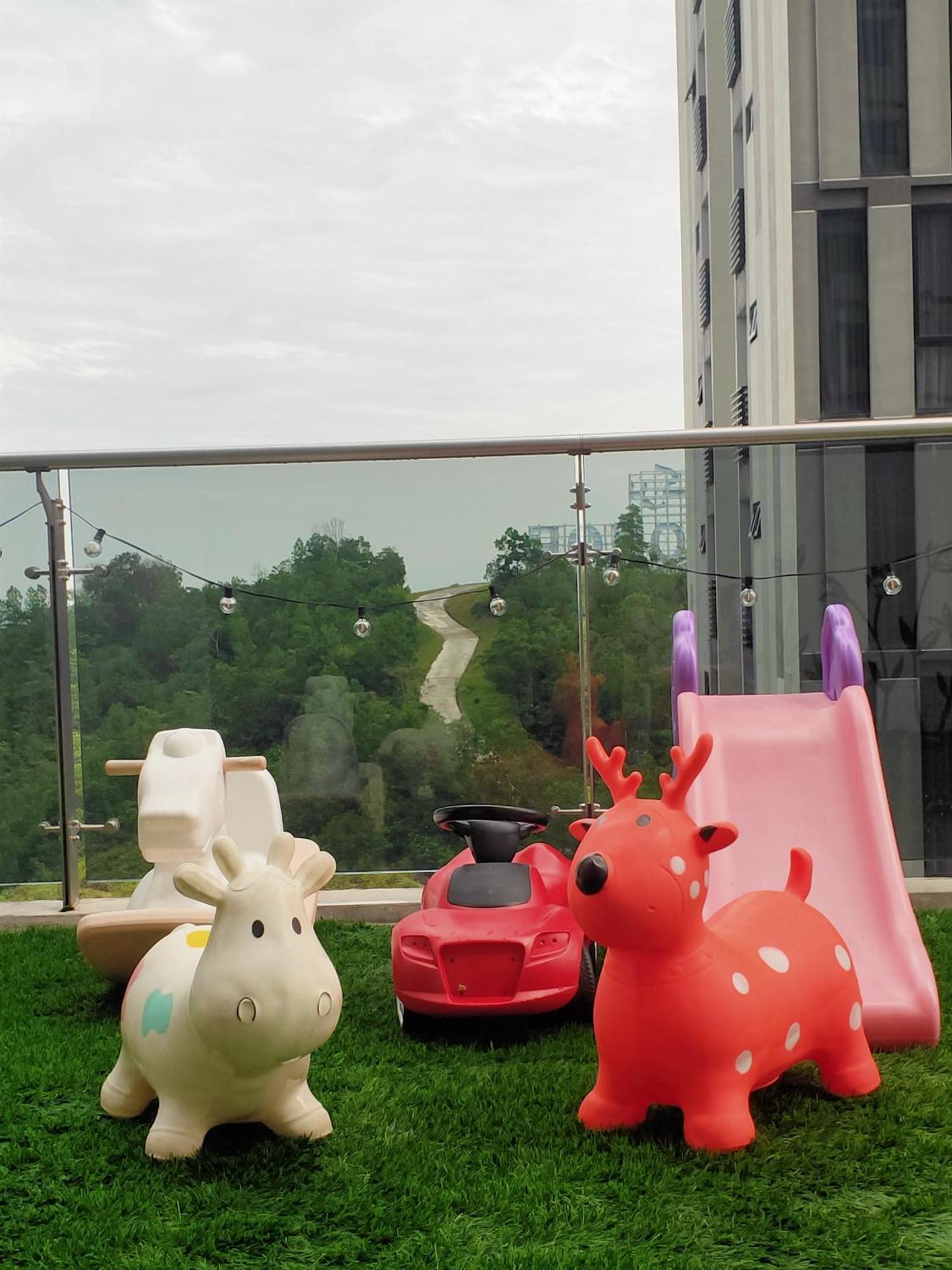 D Bunga مسلم Homestay Pool View Legoland Nusajaya 努沙再也 外观 照片