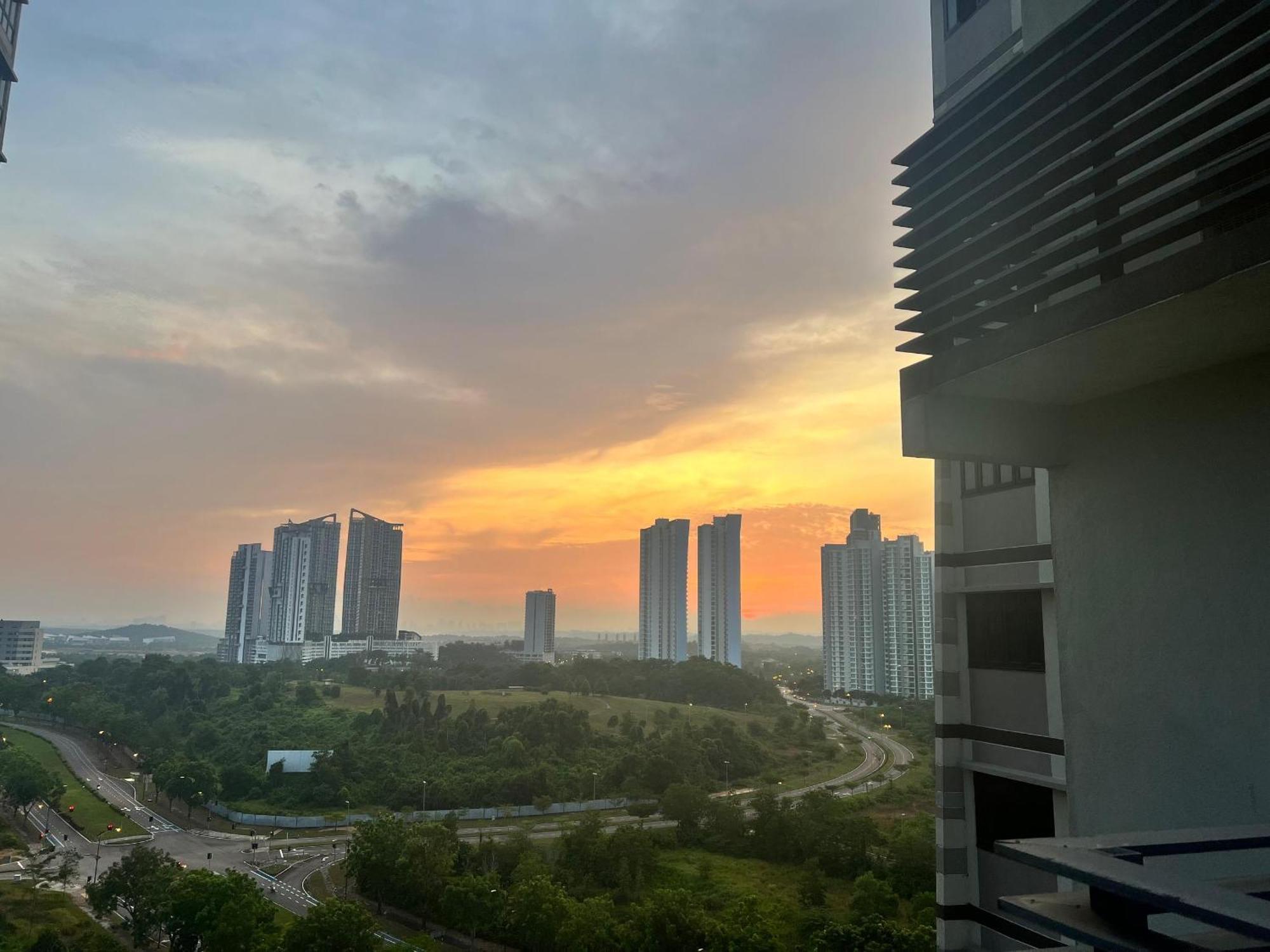 D Bunga مسلم Homestay Pool View Legoland Nusajaya 努沙再也 外观 照片